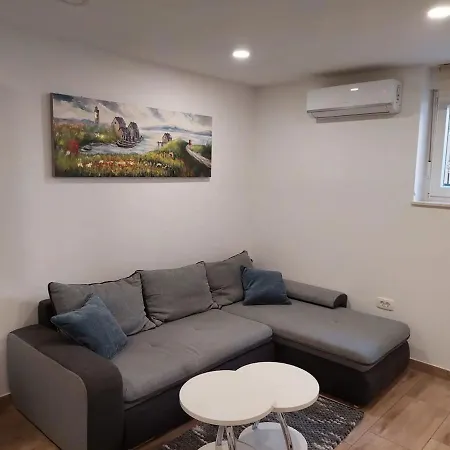 Lutikano Apartamento *