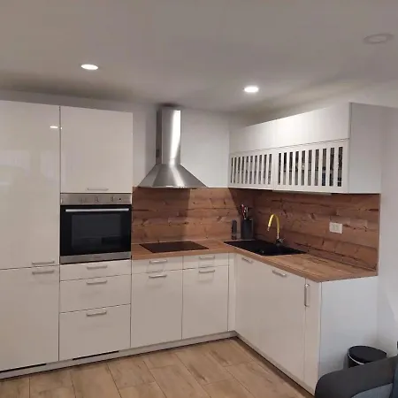 Lutikano Apartment Split